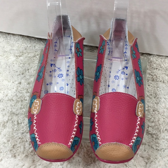 Floral leather remote control slip ons - Picture 3 of 7